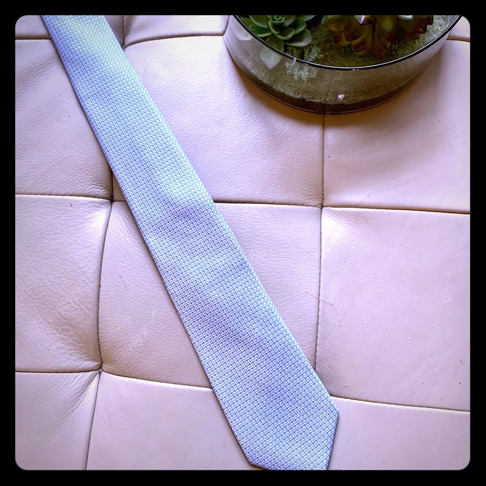 Light blue Yan Len Silk Tie-BUNDLE ANY 4 FOR $25!!